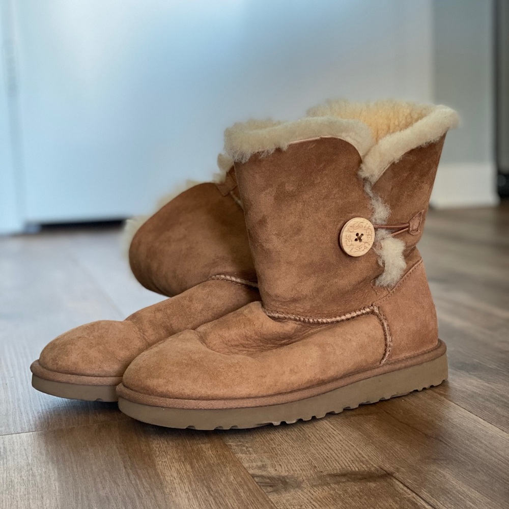 Uggs size 8, great used condition!
